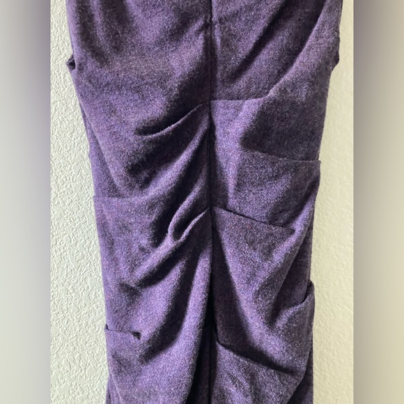 Gorgeous purple sleeveless lined ruched bodycon midi dress Nicole Miller Sz 2 - Picture 3 of 12